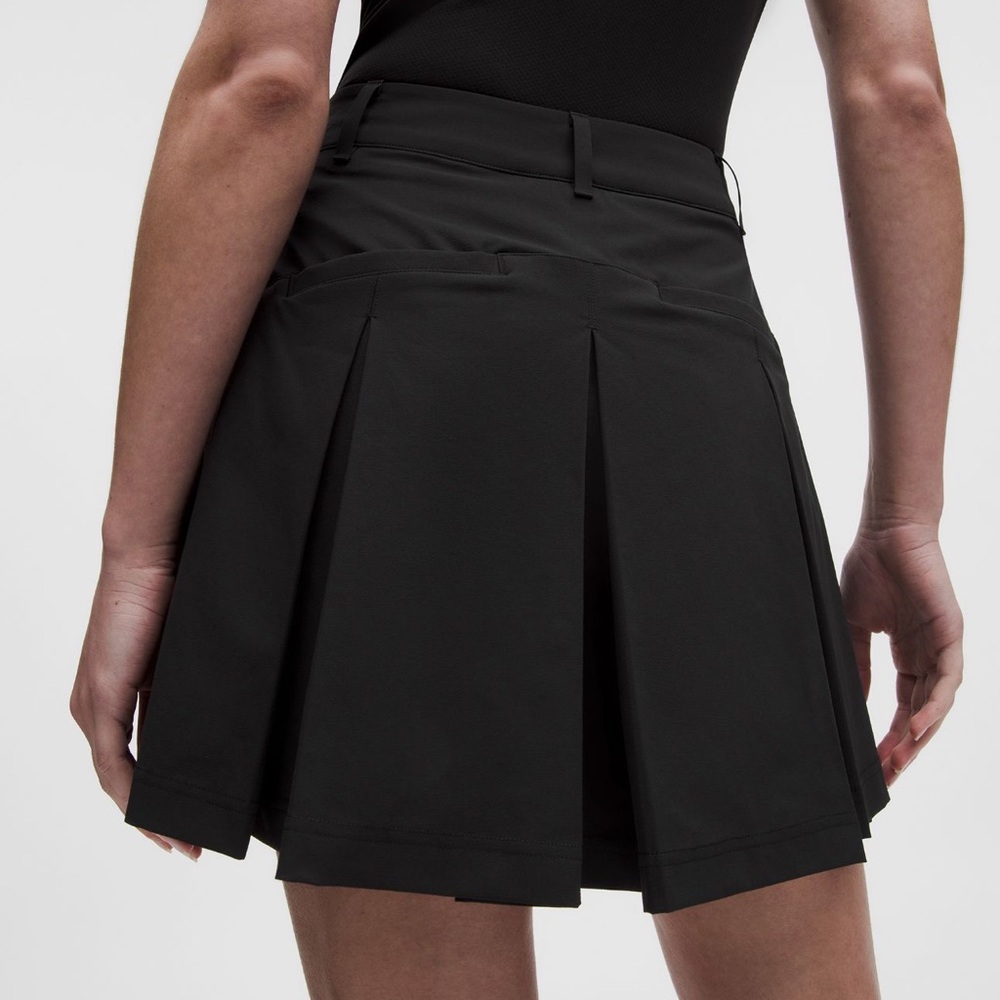 Lululemon Box-Pleat High-Rise Golf Skirt, 26 pants size, NEW